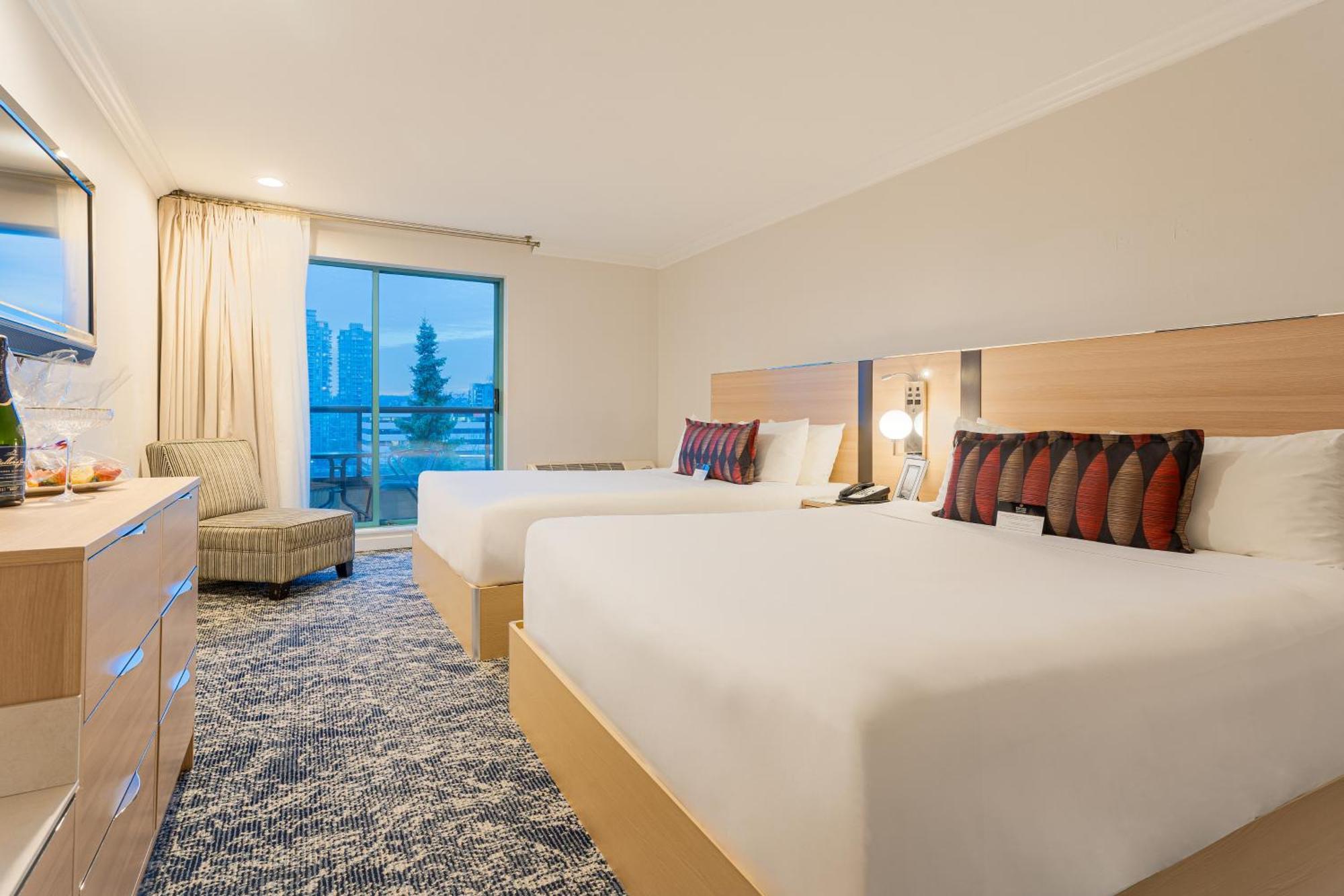 Executive Suites Hotel & Conference Center, Metro Vancouver Бернабі Екстер'єр фото