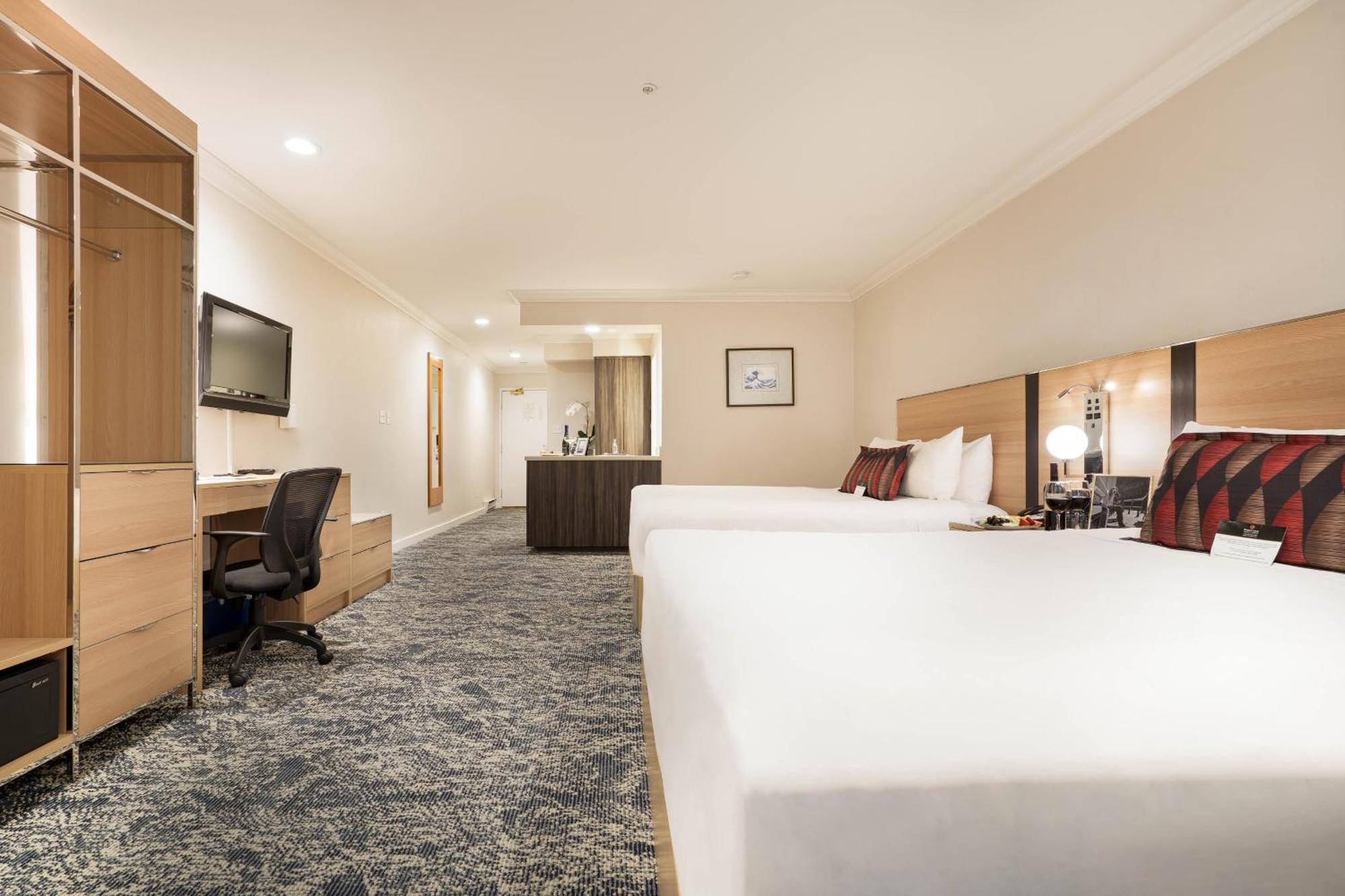 Executive Suites Hotel & Conference Center, Metro Vancouver Бернабі Екстер'єр фото